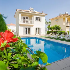 villa-erinna.protaras-cy-hotels.com/